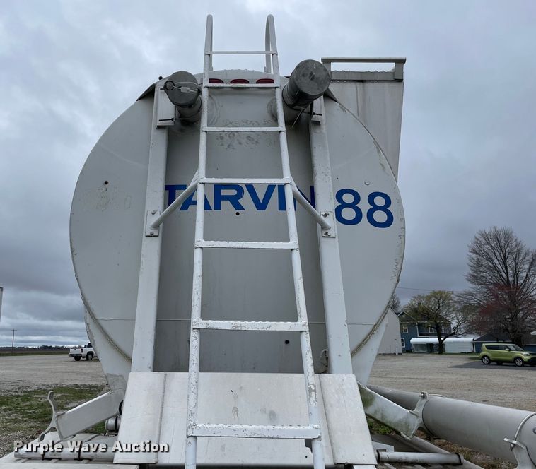 image for item OG9866 1977 Butler MFG pneumatic dry bulk trailer