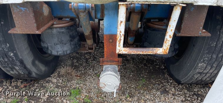 image for item OG9866 1977 Butler MFG pneumatic dry bulk trailer