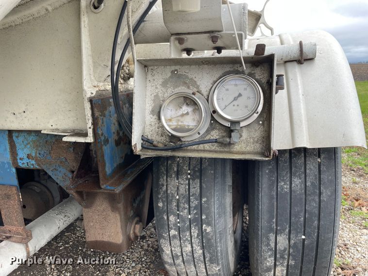 image for item OG9866 1977 Butler MFG pneumatic dry bulk trailer