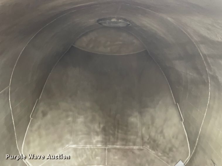 image for item OG9866 1977 Butler MFG pneumatic dry bulk trailer