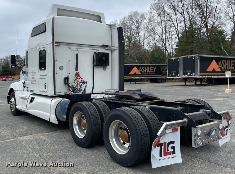image for item OG9910 2015 Kenworth  T660 semi truck