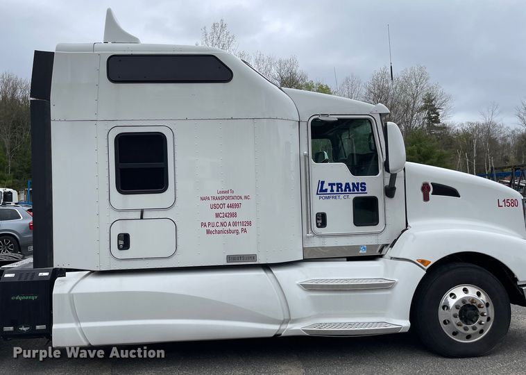 image for item OG9910 2015 Kenworth  T660 semi truck