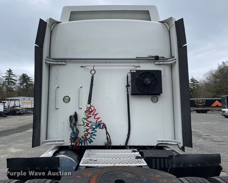 image for item OG9910 2015 Kenworth  T660 semi truck