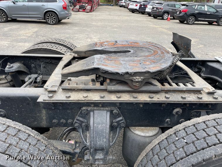 image for item OG9910 2015 Kenworth  T660 semi truck