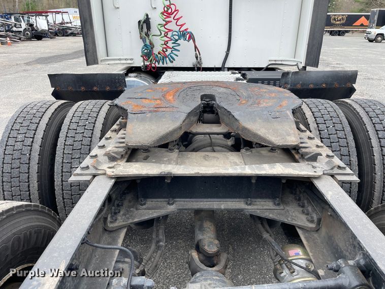 image for item OG9910 2015 Kenworth  T660 semi truck