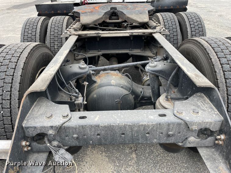 image for item OG9910 2015 Kenworth  T660 semi truck