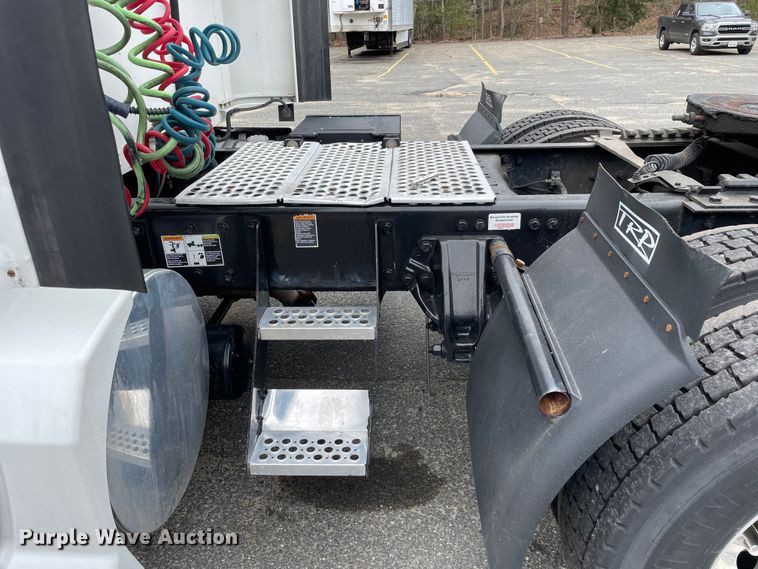 image for item OG9910 2015 Kenworth  T660 semi truck