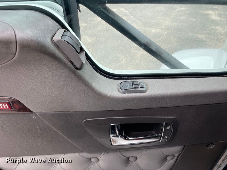 image for item OG9910 2015 Kenworth  T660 semi truck