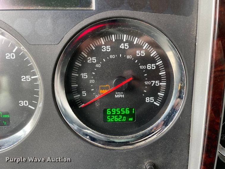 image for item OG9910 2015 Kenworth  T660 semi truck