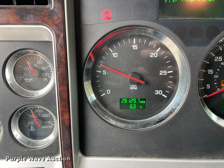 image for item OG9910 2015 Kenworth  T660 semi truck