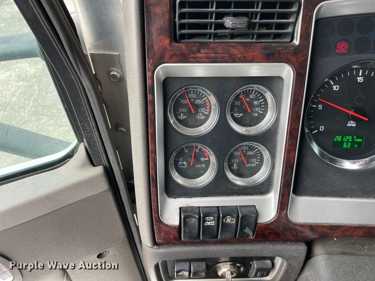 image for item OG9910 2015 Kenworth  T660 semi truck