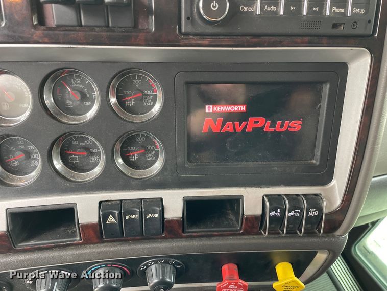 image for item OG9910 2015 Kenworth  T660 semi truck