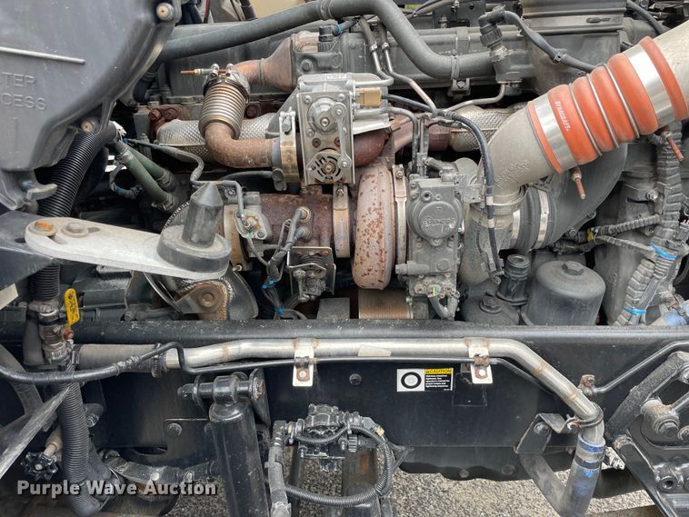 image for item OG9910 2015 Kenworth  T660 semi truck