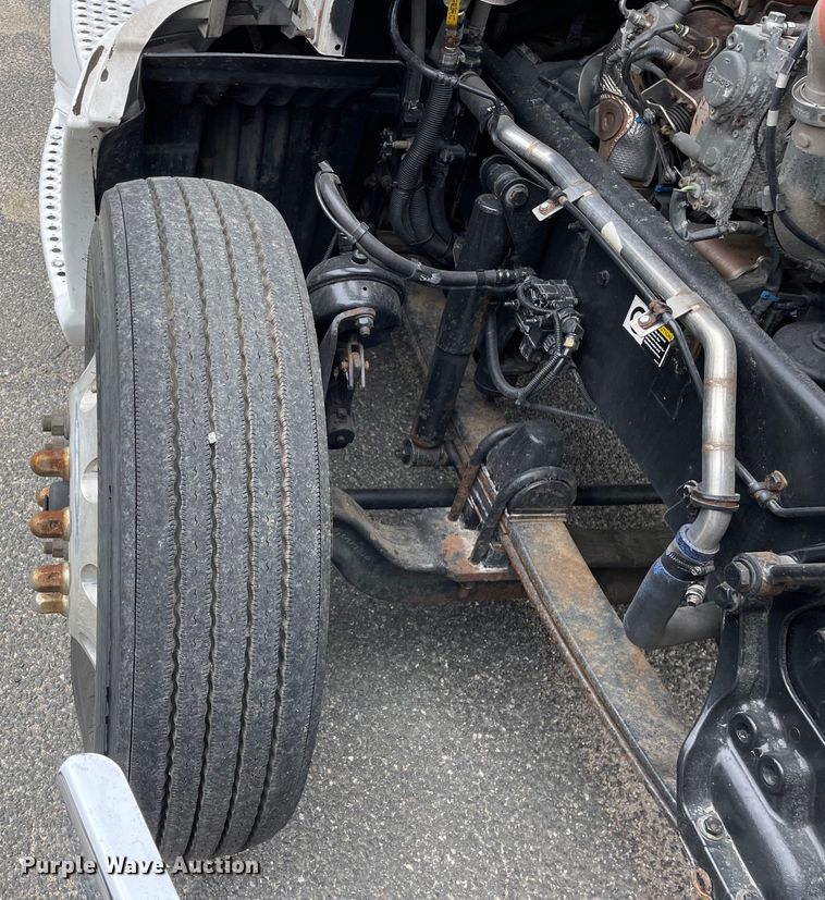 image for item OG9910 2015 Kenworth  T660 semi truck