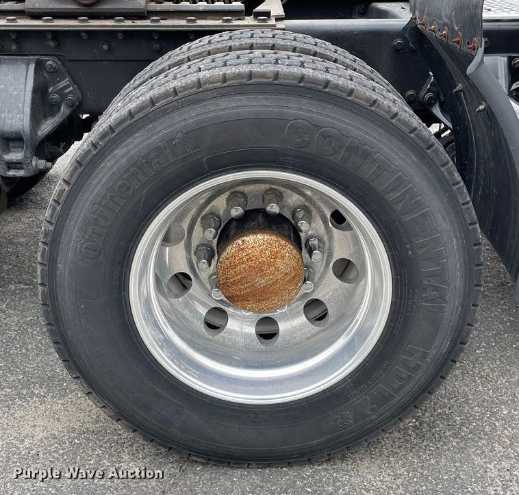 image for item OG9910 2015 Kenworth  T660 semi truck