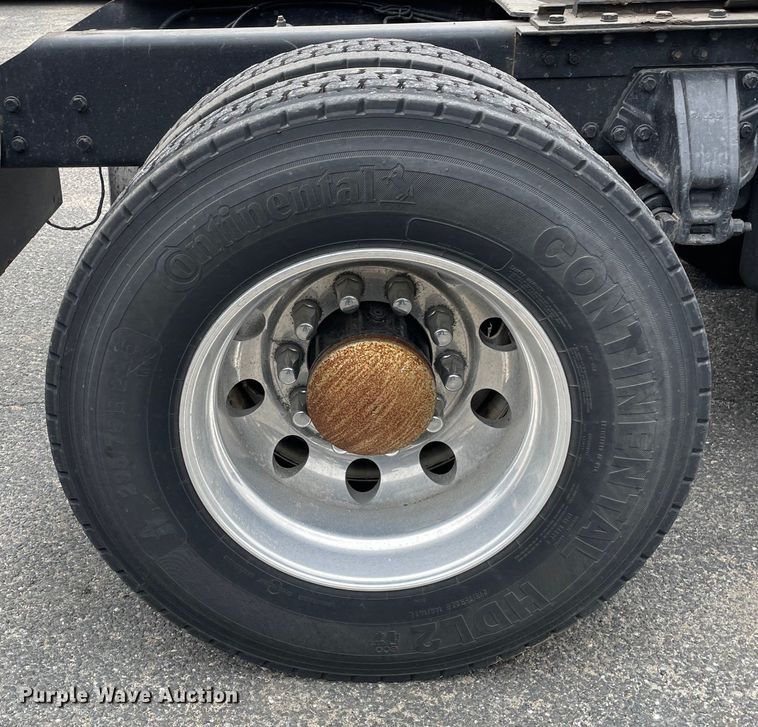 image for item OG9910 2015 Kenworth  T660 semi truck