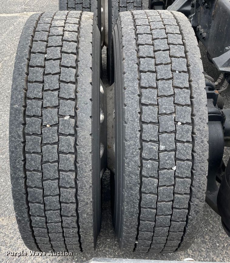 image for item OG9910 2015 Kenworth  T660 semi truck