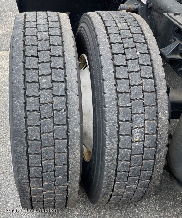 image for item OG9910 2015 Kenworth  T660 semi truck