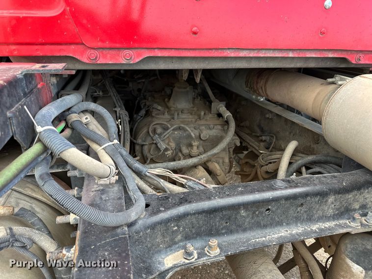 image for item OI9088 1998 Mack CH Series semi truck