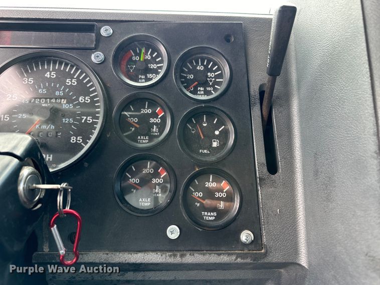 image for item OI9088 1998 Mack CH Series semi truck