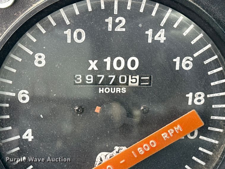 image for item OI9088 1998 Mack CH Series semi truck
