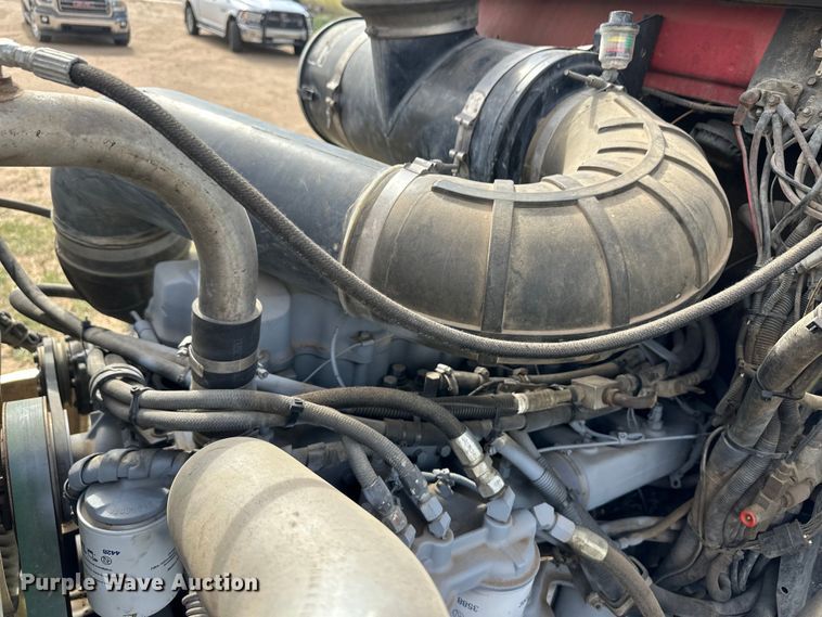 image for item OI9088 1998 Mack CH Series semi truck