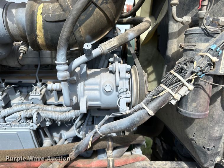 image for item OI9088 1998 Mack CH Series semi truck