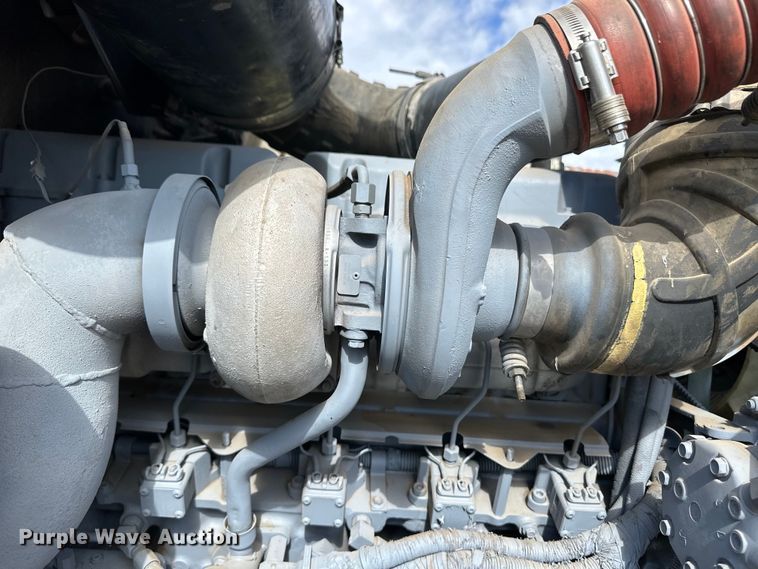 image for item OI9088 1998 Mack CH Series semi truck