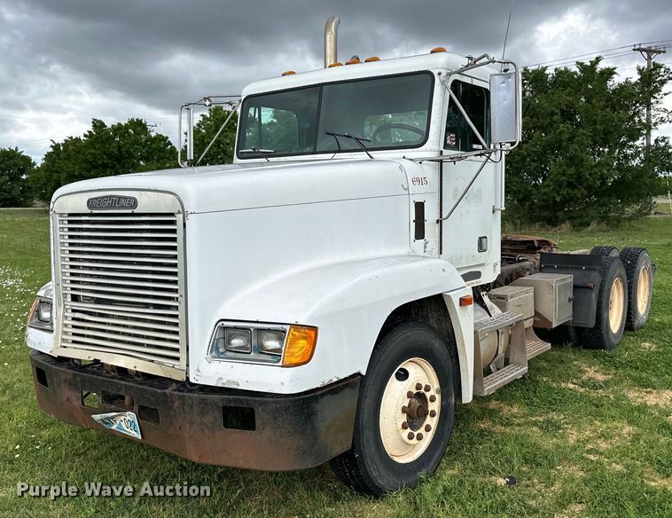 image for item OI9103 1994 Freightliner FLD120 semi truck