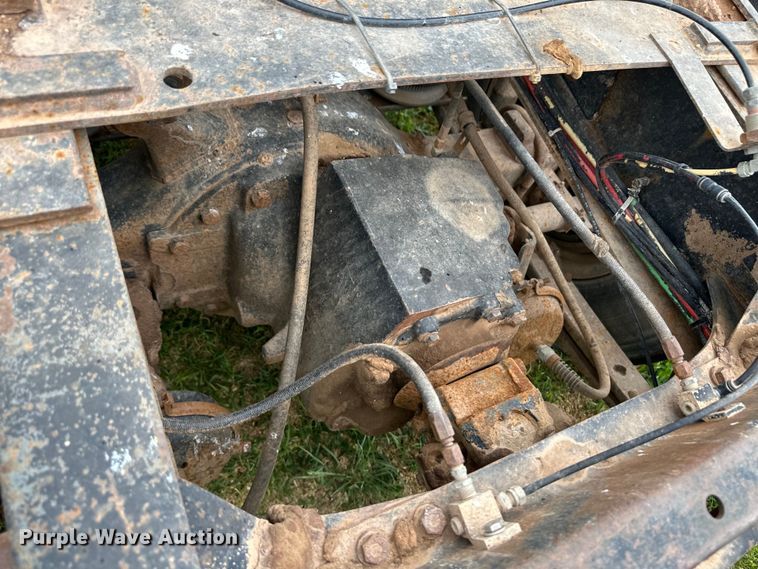 image for item OI9103 1994 Freightliner FLD120 semi truck