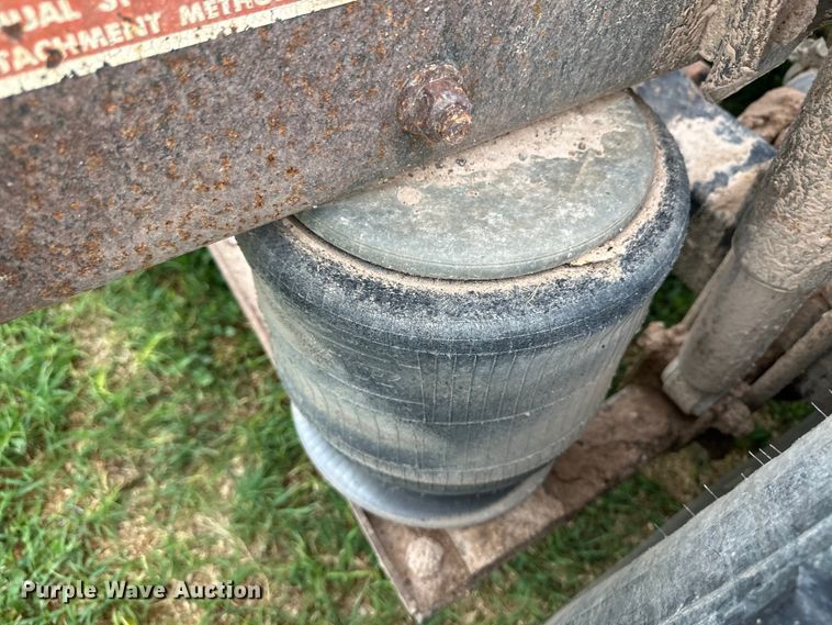 image for item OI9103 1994 Freightliner FLD120 semi truck