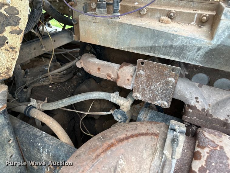 image for item OI9103 1994 Freightliner FLD120 semi truck