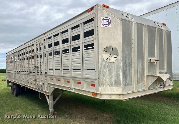 image for item OI9105 1998 Barrett livestock trailer