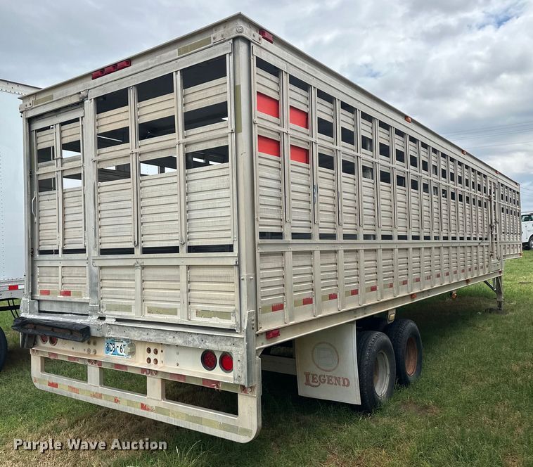 image for item OI9105 1998 Barrett livestock trailer