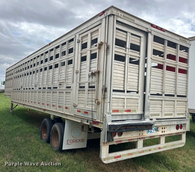 image for item OI9105 1998 Barrett livestock trailer