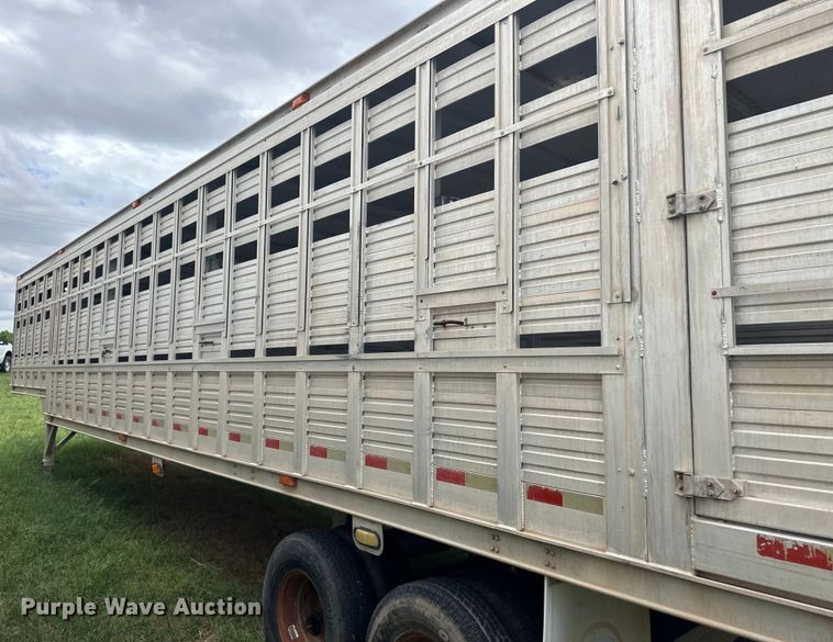 image for item OI9105 1998 Barrett livestock trailer