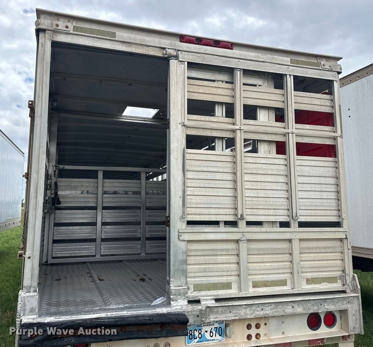 image for item OI9105 1998 Barrett livestock trailer