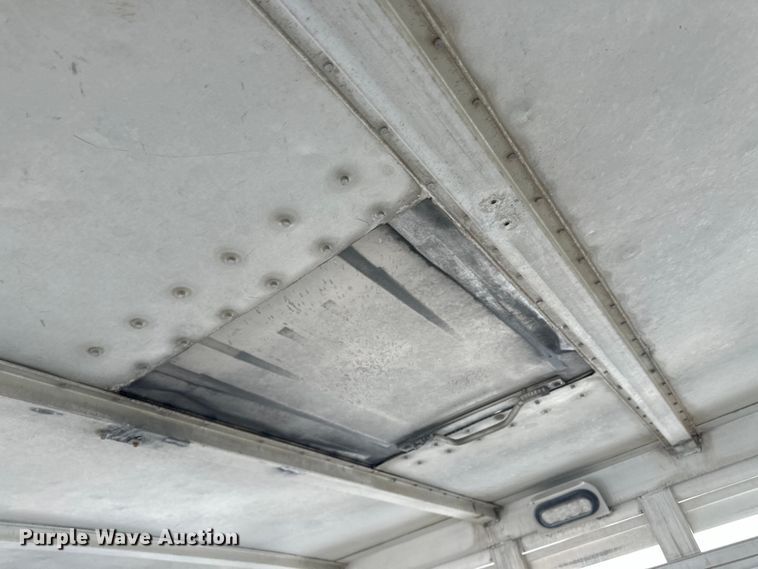 image for item OI9105 1998 Barrett livestock trailer