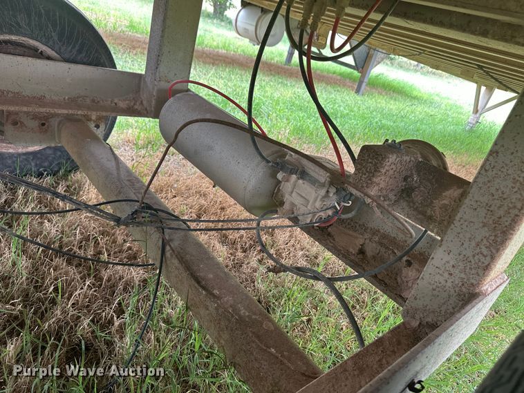 image for item OI9105 1998 Barrett livestock trailer