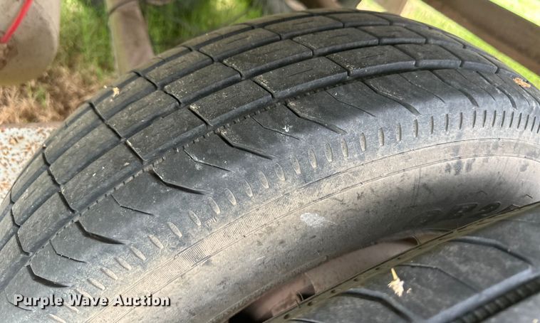 image for item OI9105 1998 Barrett livestock trailer