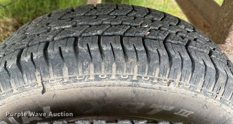 image for item OI9105 1998 Barrett livestock trailer