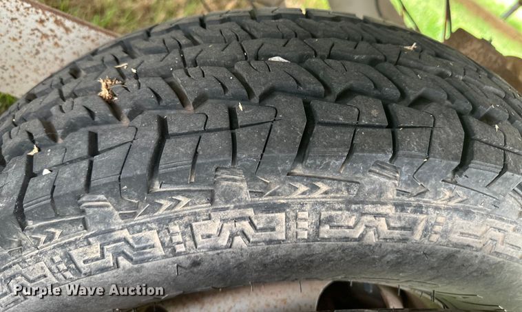 image for item OI9105 1998 Barrett livestock trailer