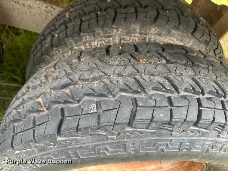 image for item OI9105 1998 Barrett livestock trailer