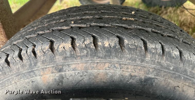 image for item OI9105 1998 Barrett livestock trailer