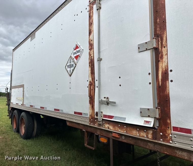 image for item OI9106 1986 Monon dry van trailer