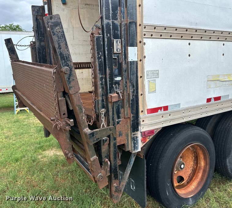 image for item OI9106 1986 Monon dry van trailer