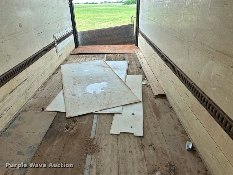 image for item OI9106 1986 Monon dry van trailer