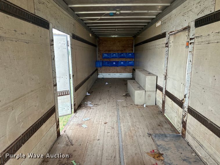 image for item OI9106 1986 Monon dry van trailer