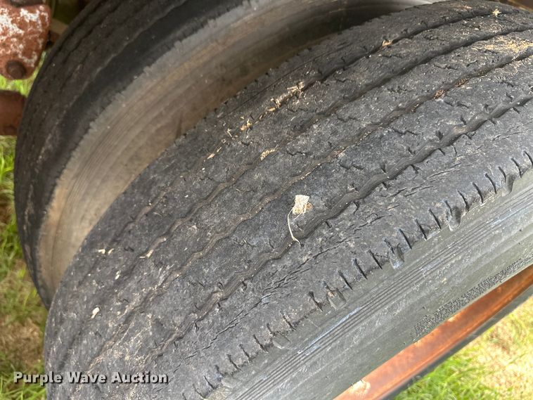 image for item OI9106 1986 Monon dry van trailer