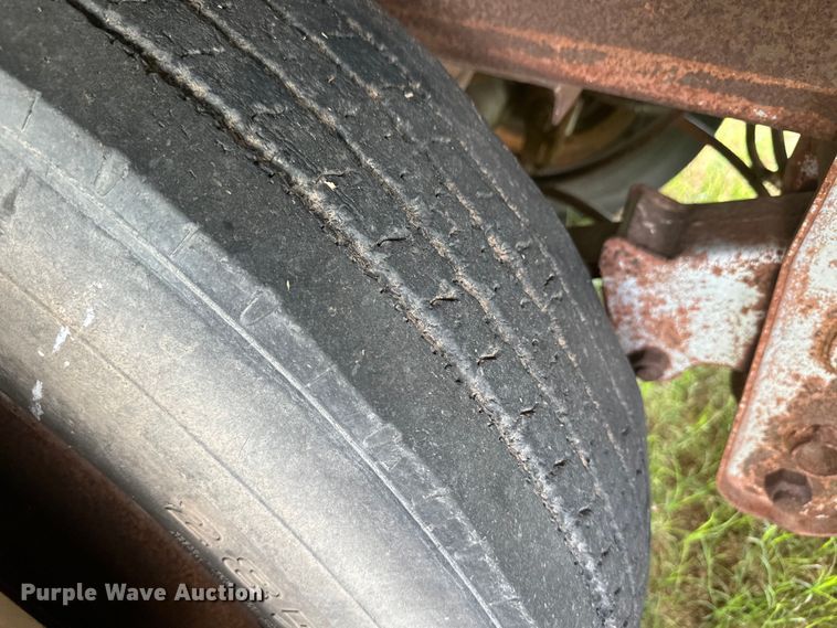 image for item OI9106 1986 Monon dry van trailer